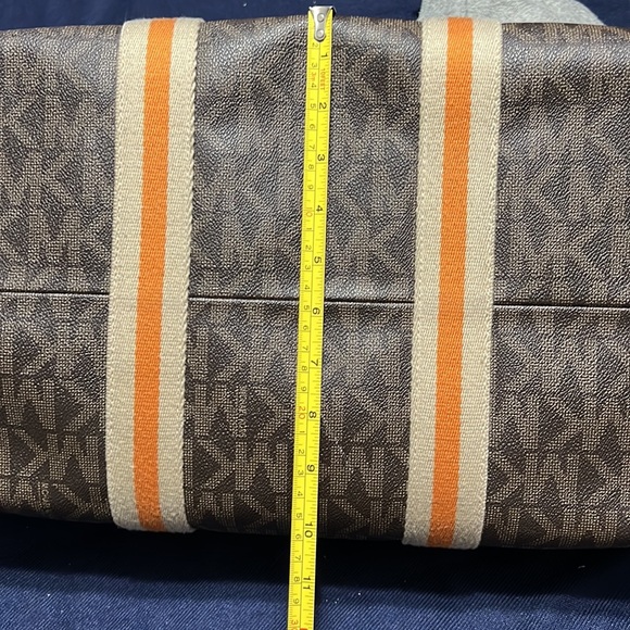 Michael Michael Kors Medium Duffle Bag - Picture 16 of 17